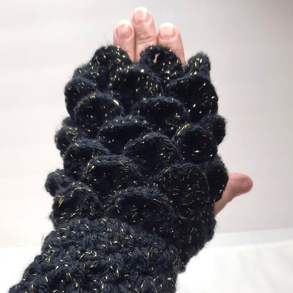Dragon Scale Black Fingerless Gloves Handmade Texting Mermaid Crochet Crocodile - Picture 4 of 12